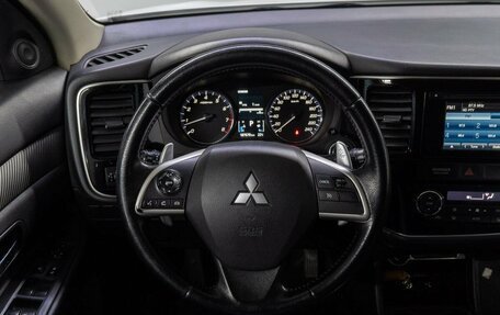 Mitsubishi Outlander III рестайлинг 3, 2012 год, 1 599 000 рублей, 19 фотография