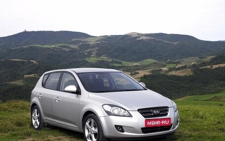 KIA cee'd I рестайлинг, 2010 год, 595 000 рублей, 1 фотография