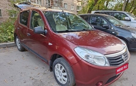 Renault Sandero I, 2013 год, 470 000 рублей, 1 фотография