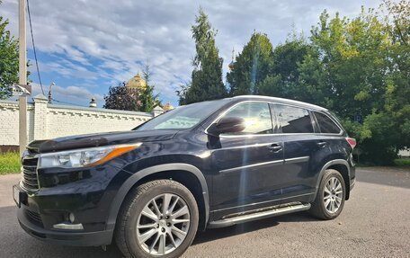 Toyota Highlander III, 2014 год, 2 280 000 рублей, 2 фотография