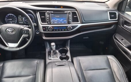 Toyota Highlander III, 2014 год, 2 280 000 рублей, 12 фотография