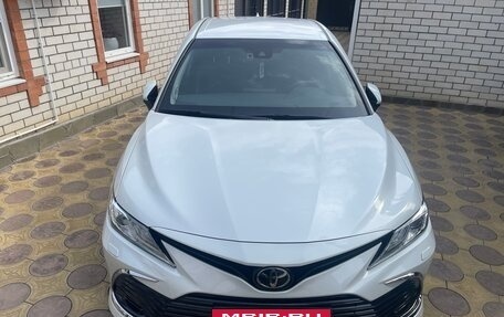 Toyota Camry, 2021 год, 3 400 000 рублей, 7 фотография