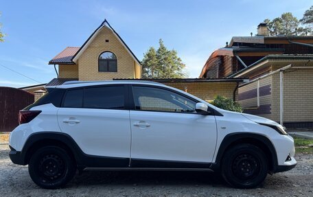 Toyota Yaris XP150 рестайлинг, 2022 год, 1 700 000 рублей, 2 фотография