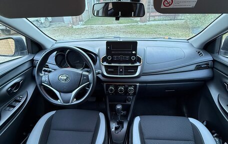 Toyota Yaris XP150 рестайлинг, 2022 год, 1 700 000 рублей, 9 фотография