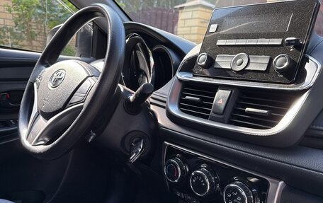 Toyota Yaris XP150 рестайлинг, 2022 год, 1 700 000 рублей, 12 фотография