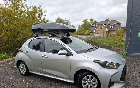 Toyota Yaris, 2021 год, 1 100 000 рублей, 2 фотография