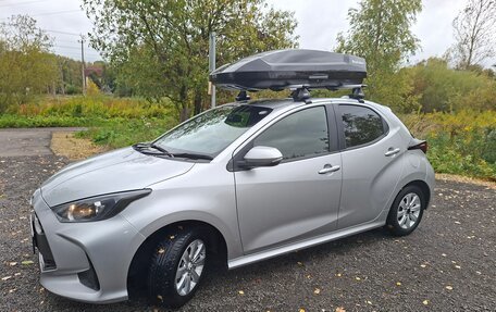 Toyota Yaris, 2021 год, 1 100 000 рублей, 5 фотография