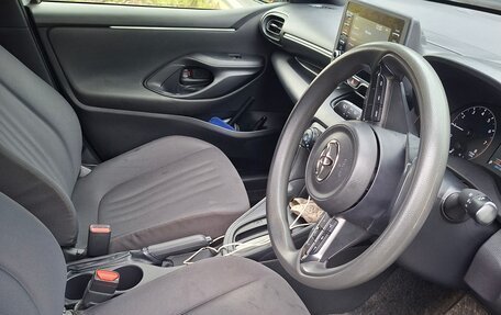 Toyota Yaris, 2021 год, 1 100 000 рублей, 7 фотография