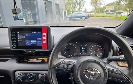 Toyota Yaris, 2021 год, 1 100 000 рублей, 9 фотография