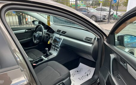 Volkswagen Passat B7, 2011 год, 909 000 рублей, 14 фотография