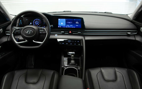 Hyundai Elantra, 2022 год, 2 190 000 рублей, 8 фотография