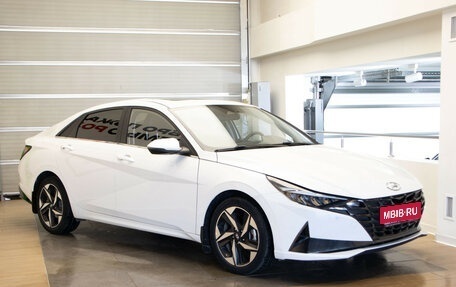 Hyundai Elantra, 2022 год, 2 190 000 рублей, 3 фотография