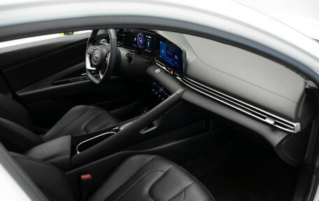 Hyundai Elantra, 2022 год, 2 190 000 рублей, 27 фотография