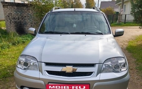 Chevrolet Niva I рестайлинг, 2012 год, 550 000 рублей, 2 фотография