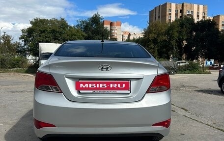 Hyundai Solaris II рестайлинг, 2015 год, 820 000 рублей, 4 фотография