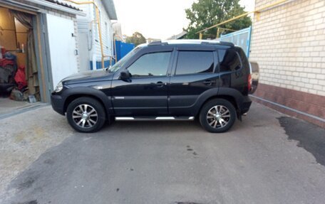 Chevrolet Niva I рестайлинг, 2018 год, 890 000 рублей, 3 фотография