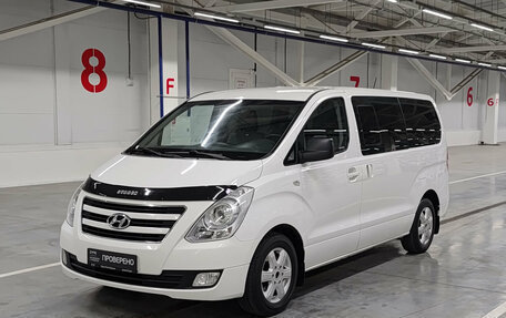 Hyundai H-1 II рестайлинг, 2015 год, 1 699 000 рублей, 5 фотография