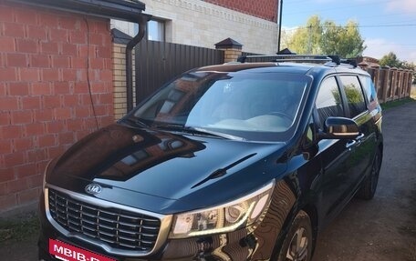 KIA Carnival III, 2019 год, 2 550 000 рублей, 3 фотография
