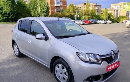 Renault Sandero II рестайлинг, 2014 год, 799 999 рублей, 2 фотография