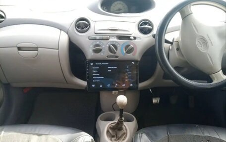 Toyota Platz, 2001 год, 290 000 рублей, 12 фотография