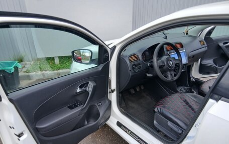 Volkswagen Polo VI (EU Market), 2010 год, 550 000 рублей, 15 фотография