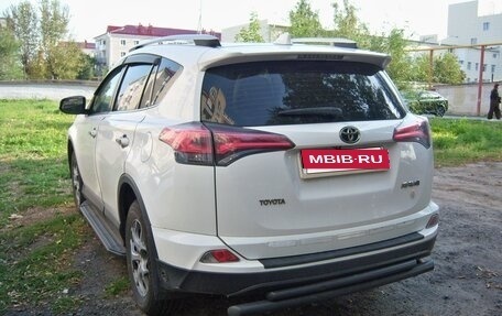 Toyota RAV4, 2016 год, 2 000 000 рублей, 4 фотография