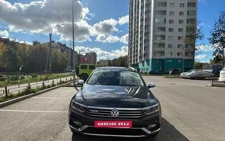 Volkswagen Passat B8 рестайлинг, 2018 год, 3 300 000 рублей, 2 фотография