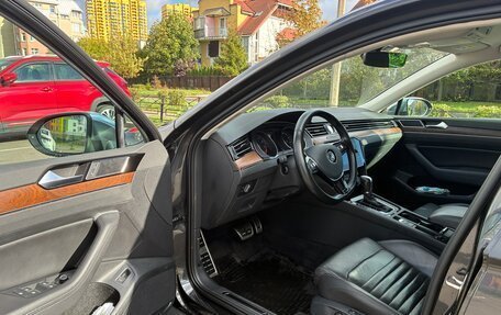 Volkswagen Passat B8 рестайлинг, 2018 год, 3 300 000 рублей, 13 фотография