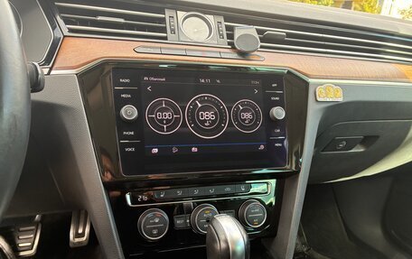 Volkswagen Passat B8 рестайлинг, 2018 год, 3 300 000 рублей, 14 фотография