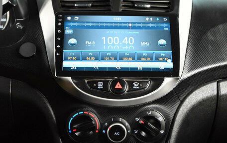 Hyundai Solaris II рестайлинг, 2011 год, 675 000 рублей, 13 фотография