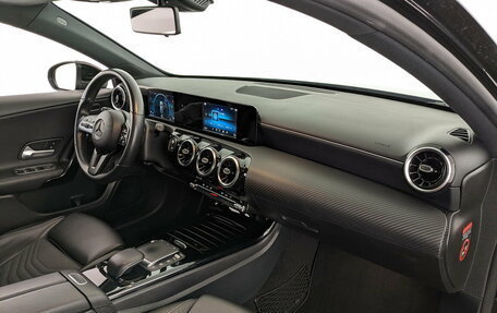 Mercedes-Benz A-Класс, 2018 год, 2 230 000 рублей, 11 фотография