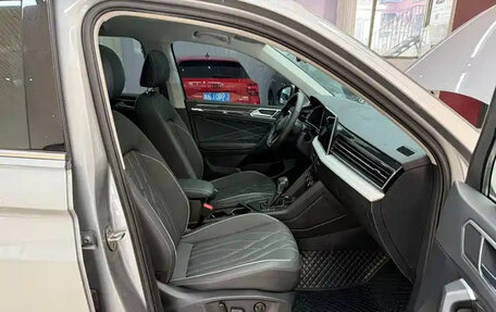 Volkswagen Tiguan II, 2023 год, 2 445 000 рублей, 5 фотография