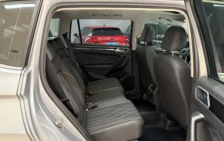 Volkswagen Tiguan II, 2023 год, 2 445 000 рублей, 12 фотография