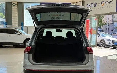 Volkswagen Tiguan II, 2023 год, 2 445 000 рублей, 20 фотография