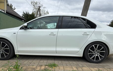 Volkswagen Jetta VI, 2016 год, 1 350 000 рублей, 4 фотография