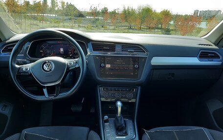 Volkswagen Tiguan II, 2018 год, 3 250 000 рублей, 12 фотография