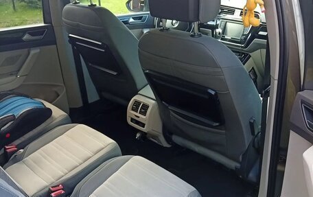 Volkswagen Touran III, 2016 год, 1 530 000 рублей, 5 фотография