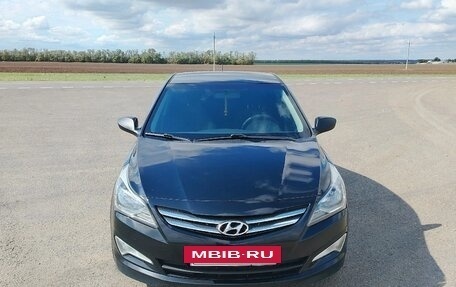 Hyundai Solaris II рестайлинг, 2015 год, 790 000 рублей, 3 фотография
