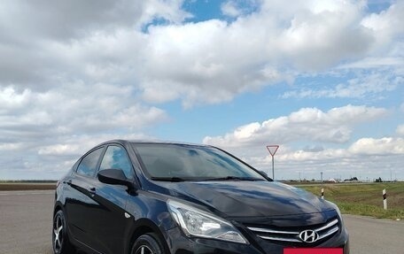 Hyundai Solaris II рестайлинг, 2015 год, 790 000 рублей, 2 фотография