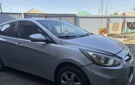 Hyundai Solaris II рестайлинг, 2014 год, 650 000 рублей, 4 фотография