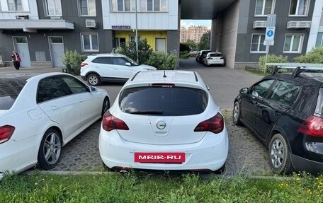 Opel Astra J, 2011 год, 550 000 рублей, 2 фотография