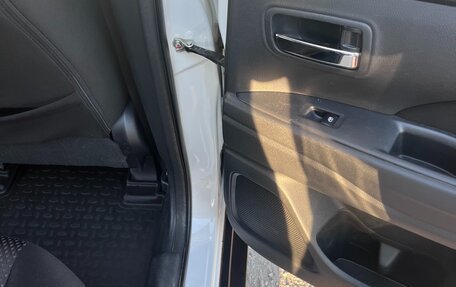 Mitsubishi Outlander III рестайлинг 3, 2018 год, 2 200 000 рублей, 7 фотография