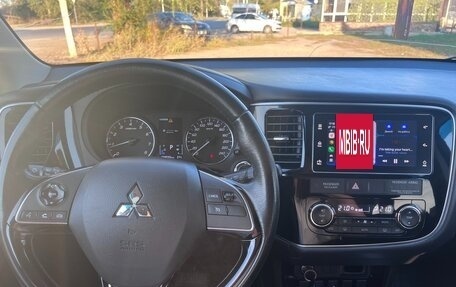 Mitsubishi Outlander III рестайлинг 3, 2018 год, 2 200 000 рублей, 4 фотография
