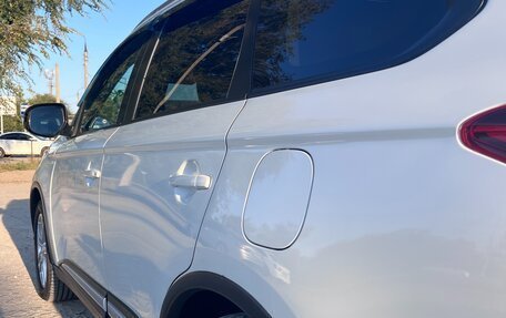 Mitsubishi Outlander III рестайлинг 3, 2018 год, 2 200 000 рублей, 18 фотография