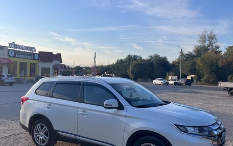 Mitsubishi Outlander III рестайлинг 3, 2018 год, 2 200 000 рублей, 24 фотография