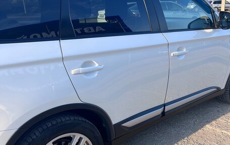 Mitsubishi Outlander III рестайлинг 3, 2018 год, 2 200 000 рублей, 19 фотография