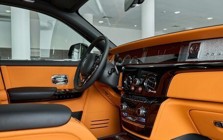 Rolls-Royce Phantom VIII, 2024 год, 57 000 000 рублей, 13 фотография