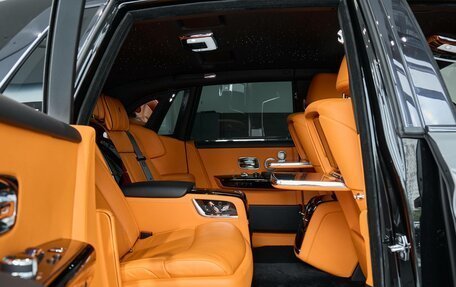 Rolls-Royce Phantom VIII, 2024 год, 57 000 000 рублей, 16 фотография