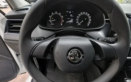 Skoda Rapid II, 2021 год, 1 639 000 рублей, 8 фотография