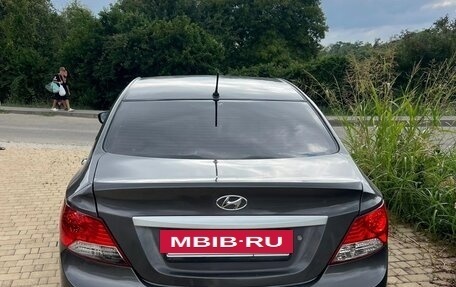 Hyundai Solaris II рестайлинг, 2013 год, 590 000 рублей, 2 фотография